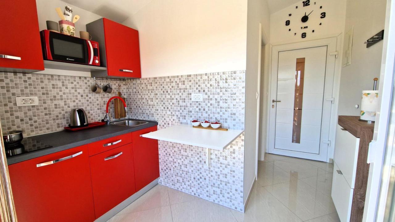 Apartments Pinezic Skrbčići エクステリア 写真