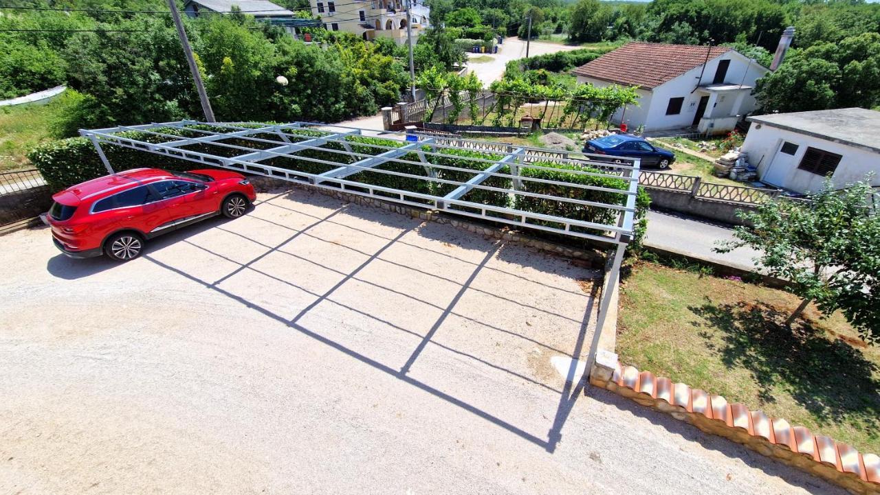 Apartments Pinezic Skrbčići エクステリア 写真