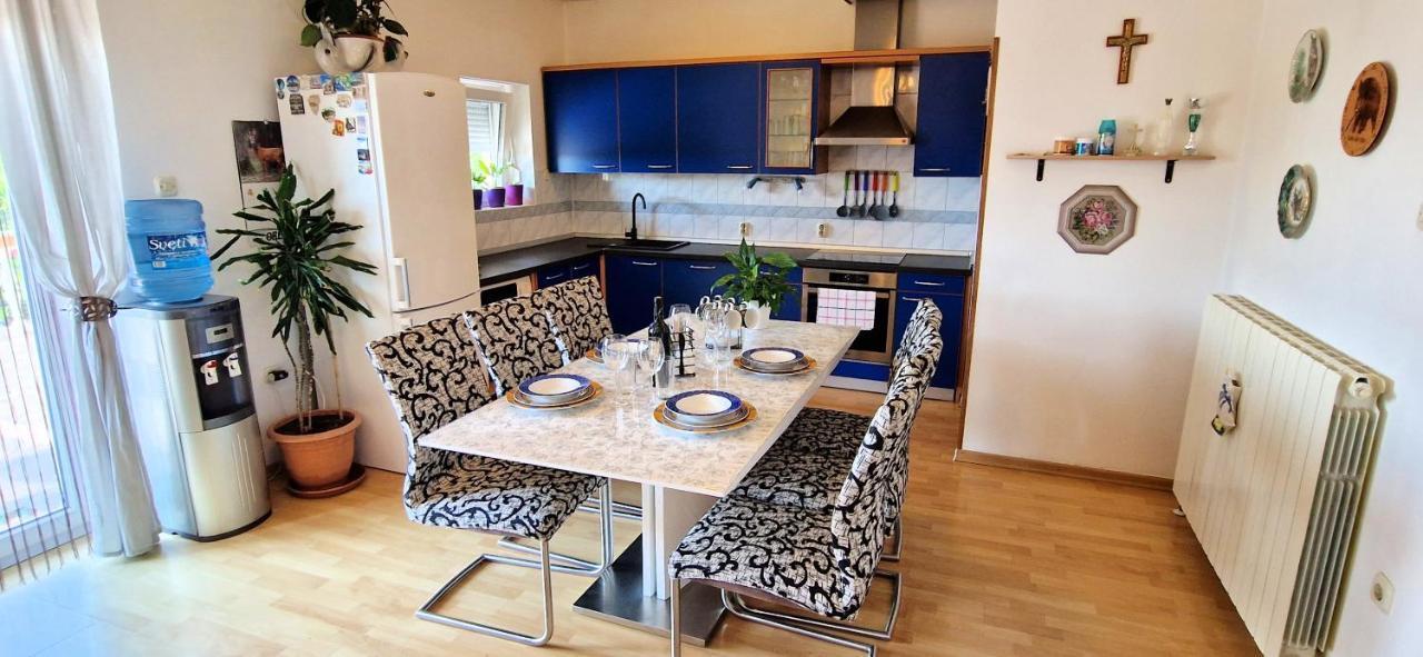 Apartments Pinezic Skrbčići エクステリア 写真